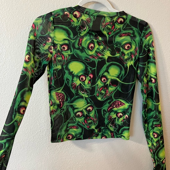 Dollskill Green Skull Print Long Sleeve Mesh Cropped Long Sleeve Top - Picture 3 of 3